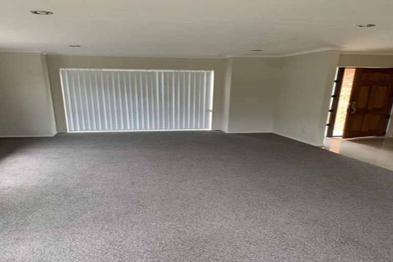 Photo of property in 80 South Kensington Way, Henderson, Auckland, 0612
