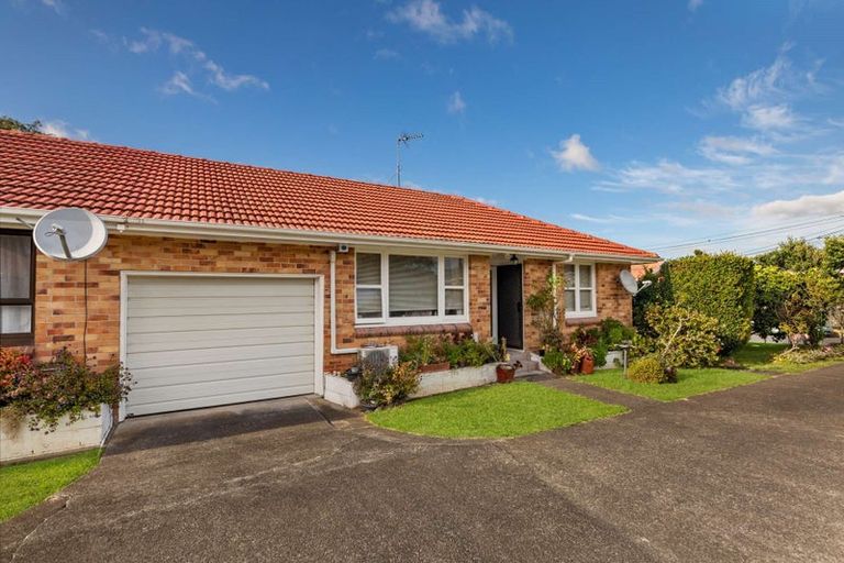 Photo of property in 1/11 Miles Avenue, Papatoetoe, Auckland, 2025