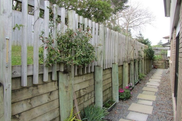 Photo of property in 11 Jomard Terrace, Northcross, Auckland, 0632