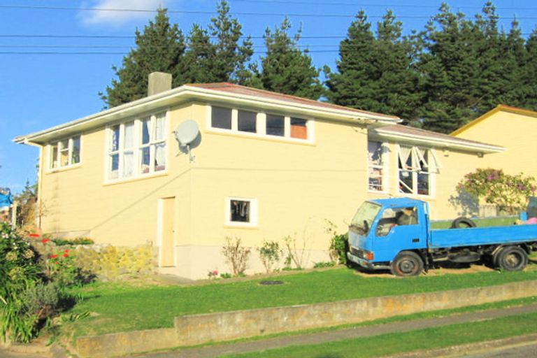 Photo of property in 5 Northumberland Street, Cannons Creek, Porirua, 5024
