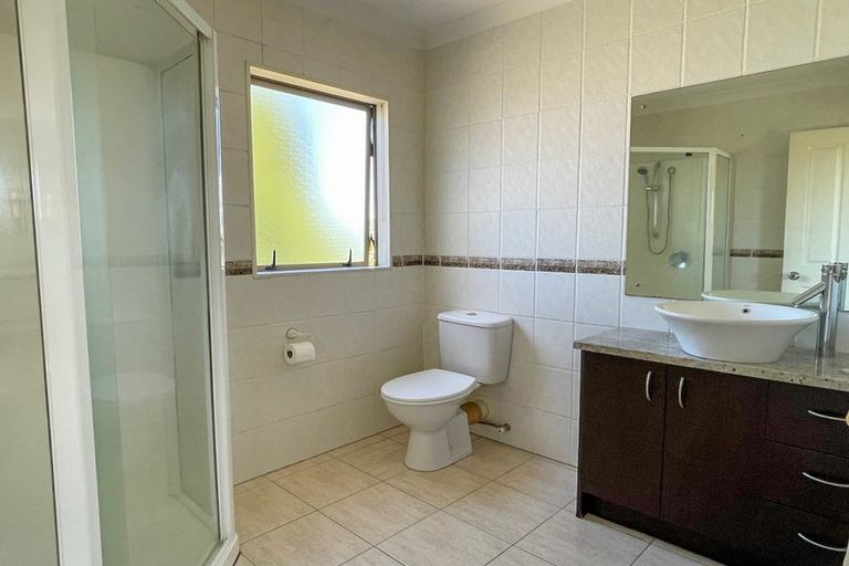 Photo of property in 182a Lake Road, Belmont, Auckland, 0622