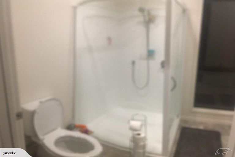 Photo of property in 29 Deverell Place, Northcross, Auckland, 0632