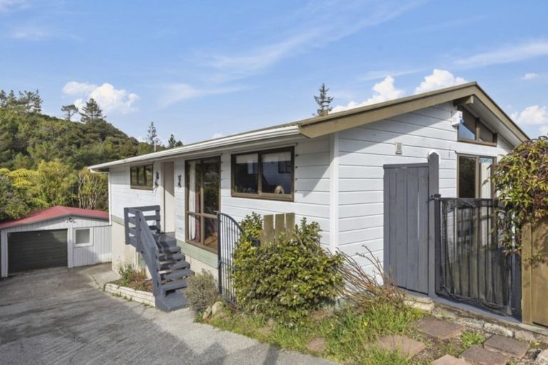 Photo of property in 94 Lord Street, Stokes Valley, Lower Hutt, 5019
