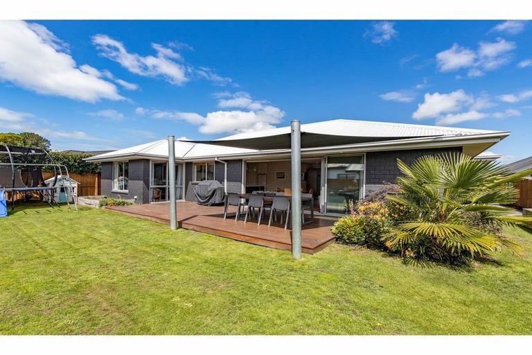 Photo of property in 8 Polish Settlers Place, Marshland, Christchurch, 8083