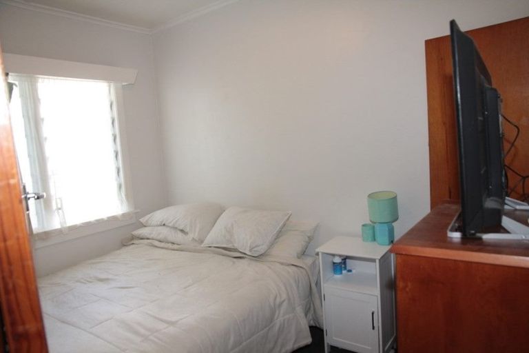 Photo of property in 40a Belt Road, Moturoa, New Plymouth, 4310