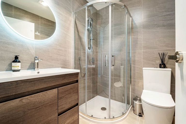 Photo of property in 4 Papa Takaro Lane, Flat Bush, Auckland, 2019