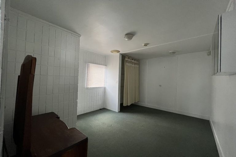 Photo of property in 257 Royal Road, Massey, Auckland, 0614