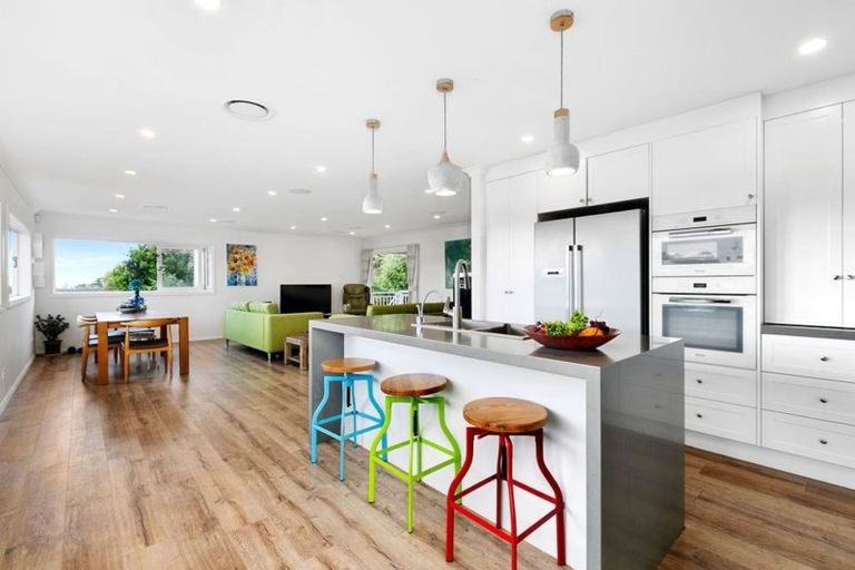 Photo of property in 14a Tiri View Place, Waiake, Auckland, 0630