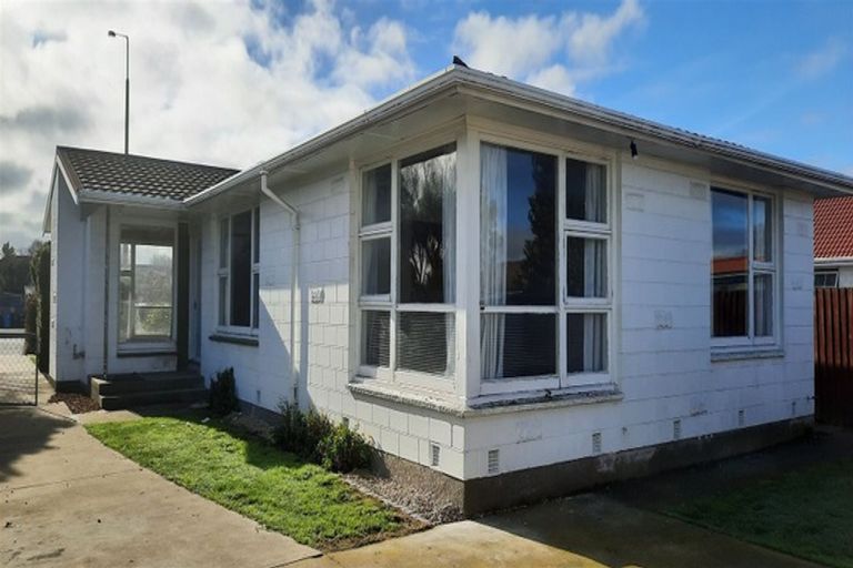 Photo of property in 147 Yaldhurst Road, Sockburn, Christchurch, 8042