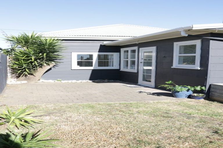 Photo of property in 29 Seafront Road, Castlecliff, Whanganui, 4501