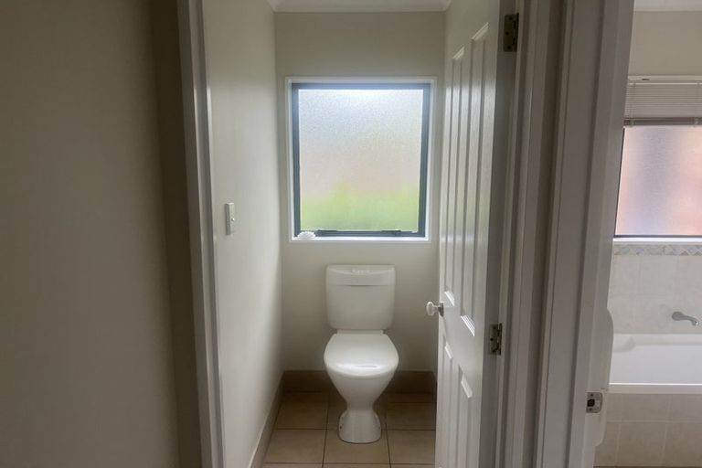 Photo of property in 2 Courtvale Place, Flat Bush, Auckland, 2019
