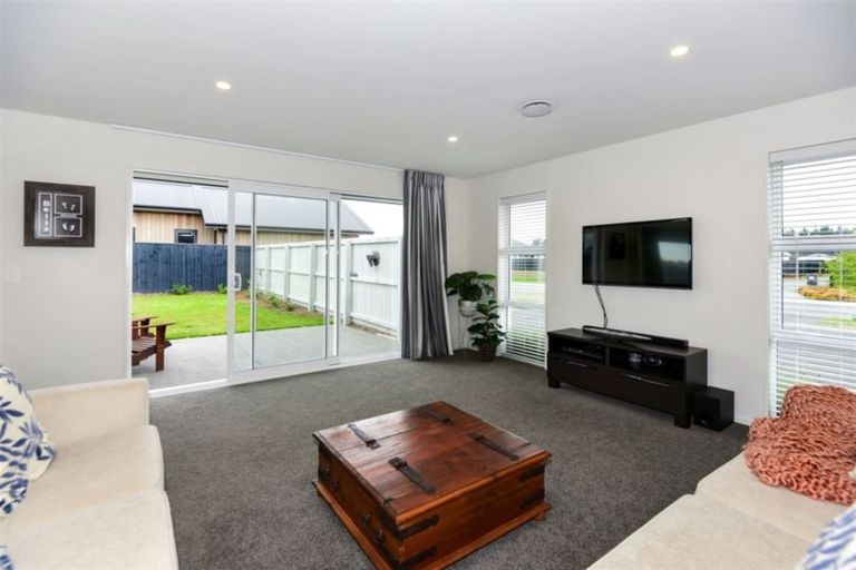 Photo of property in 70 Silver Peaks Drive, West Melton, 7618