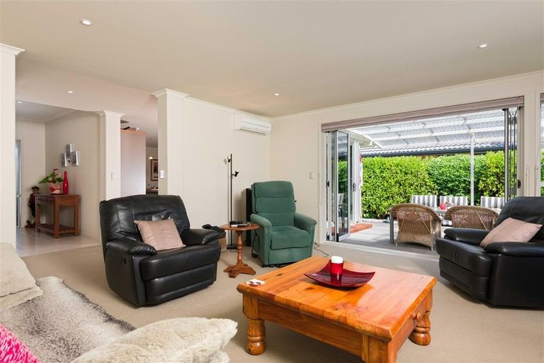 Photo of property in 51 Gibson Place, Papamoa Beach, Papamoa, 3118