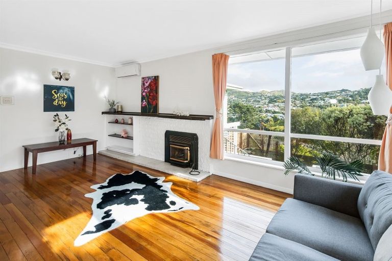 Photo of property in 100 Helston Road, Paparangi, Wellington, 6037
