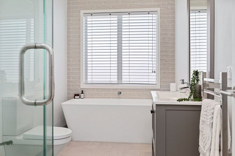 Photo of property in 5 Astelia Lane, Papamoa Beach, Papamoa, 3118