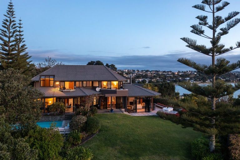 Photo of property in 26 The Crescent, Tindalls Beach, Whangaparaoa, 0930