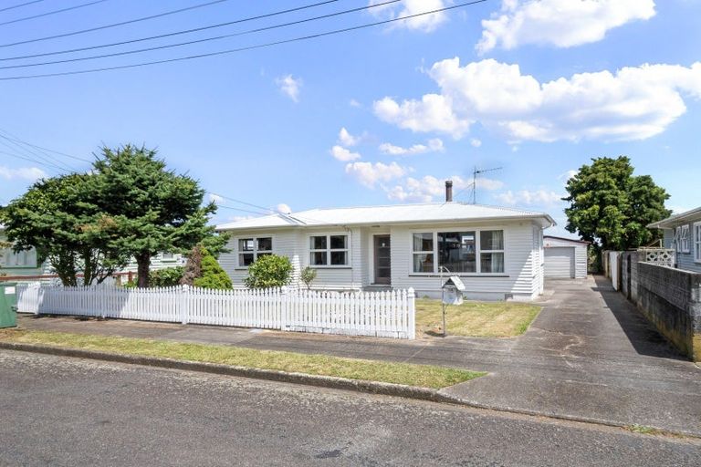 Photo of property in 18 Rata Street, Levin, 5510