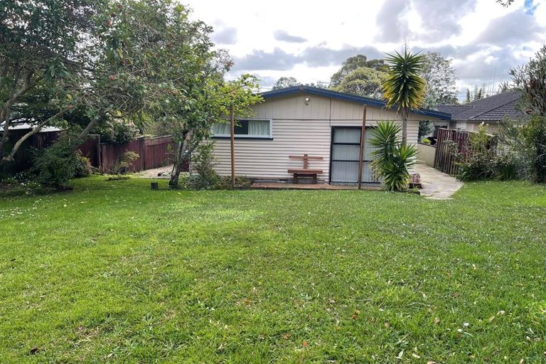 Photo of property in 90 Cliff View Drive, Green Bay, Auckland, 0604