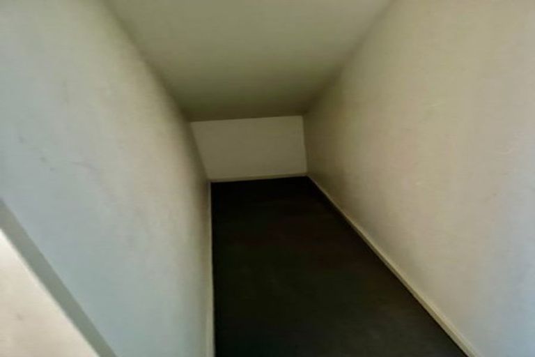 Photo of property in 2b Donald Crescent, Karori, Wellington, 6012