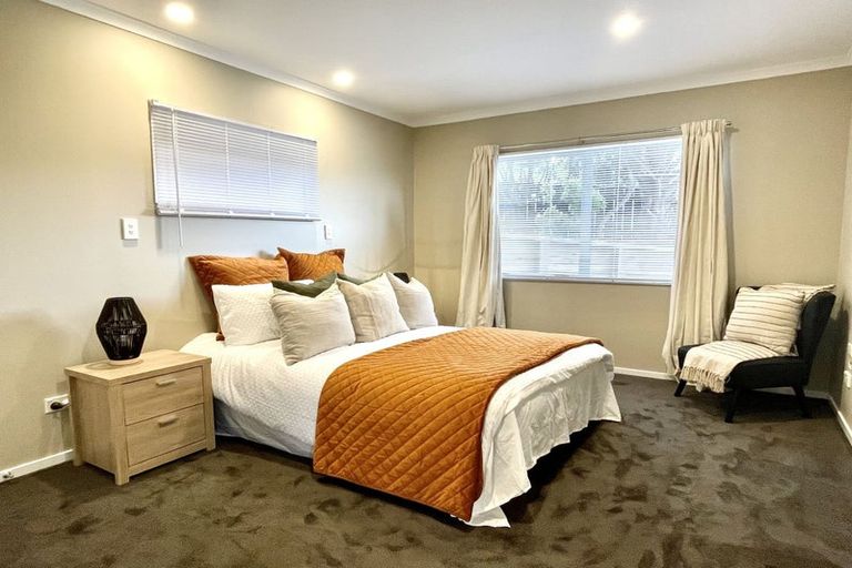 Photo of property in 2 Catlins Glen, Aotea, Porirua, 5024