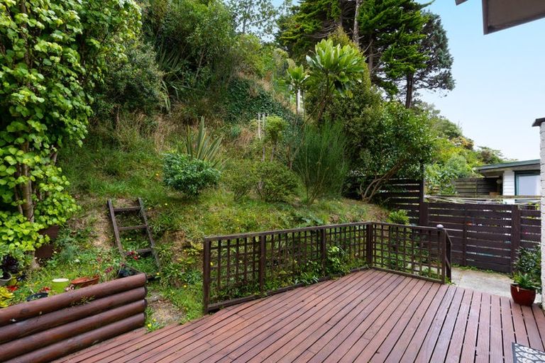 Photo of property in 99a Churton Drive, Churton Park, Wellington, 6037