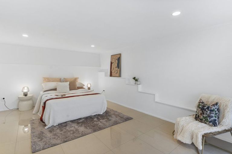 Photo of property in 3 Keldale Place, Forrest Hill, Auckland, 0620