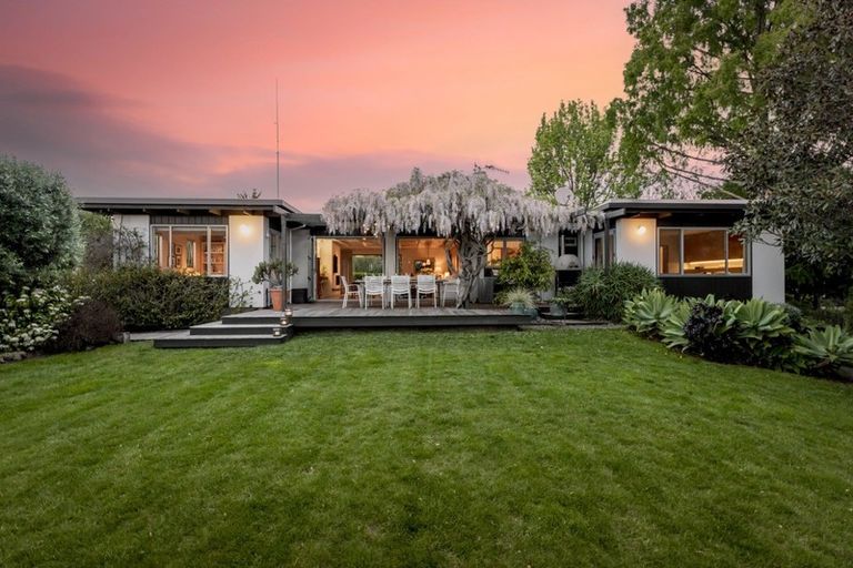 Photo of property in 22 Aotea Crescent, Havelock North, 4130