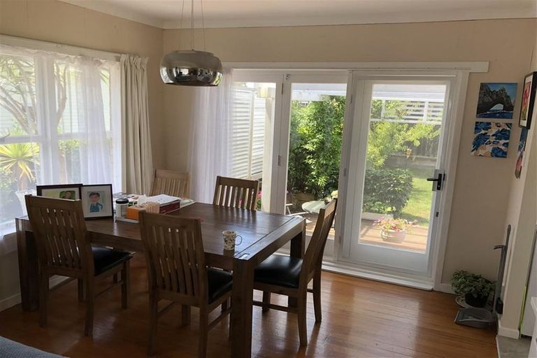 Photo of property in 35a Bradbury Road, Botany Downs, Auckland, 2010