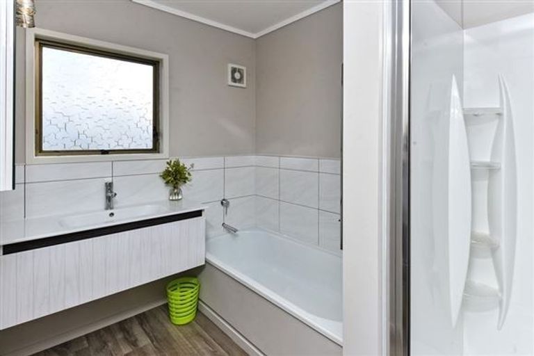 Photo of property in 1/20 Castor Bay Road, Castor Bay, Auckland, 0620