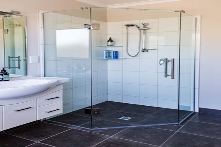 Photo of property in 5 Tokerau Crescent, Pukekohe, 2120