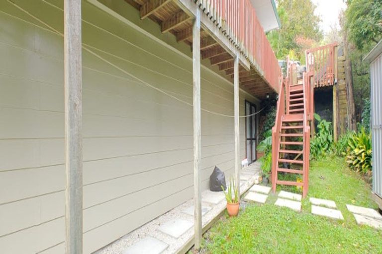 Photo of property in 39a Evelyn Road, Cockle Bay, Auckland, 2014