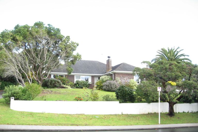 Photo of property in 8 Mcmillan Place, Mellons Bay, Auckland, 2014