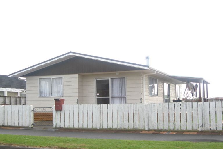 Photo of property in 8 Park Lane, Waitara, 4320
