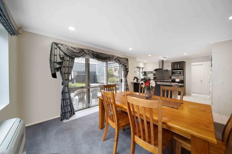 Photo of property in 9 Seresin Crescent, Flat Bush, Auckland, 2016