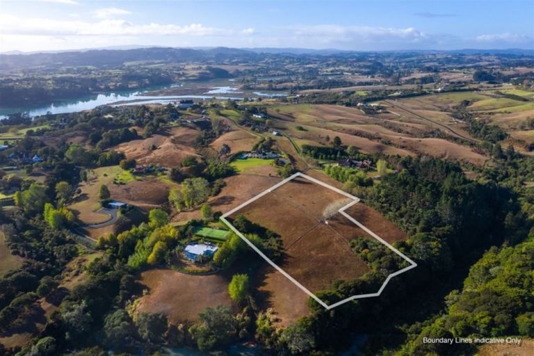 Photo of property in 202 Broomfields Road, Whitford, 2571