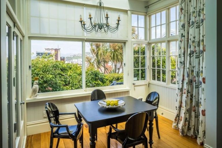 Photo of property in 13 Talavera Terrace, Kelburn, Wellington, 6012