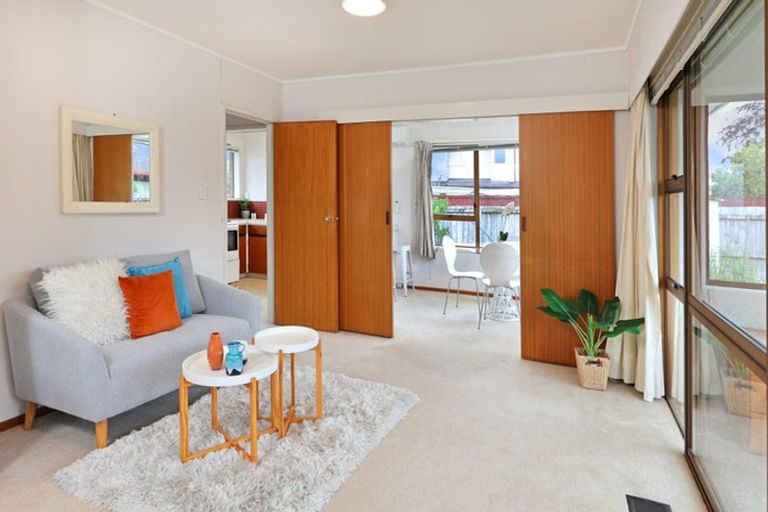 Photo of property in 1/33 Swanson Road, Henderson, Auckland, 0610