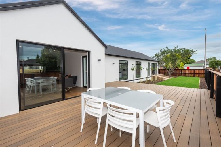 Photo of property in 70 Idris Road, Fendalton, Christchurch, 8052