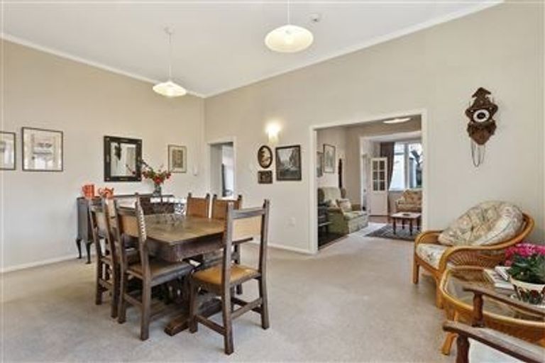 Photo of property in 49 View Road, Henderson, Auckland, 0612