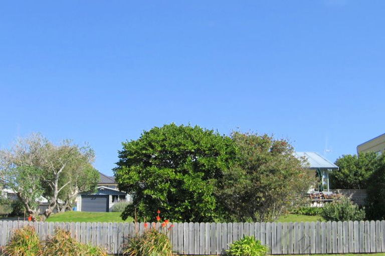 Photo of property in 1176 Papamoa Beach Road, Papamoa Beach, Papamoa, 3118