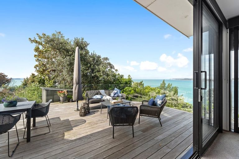 Photo of property in 11a Duncansby Road, Stanmore Bay, Whangaparaoa, 0932