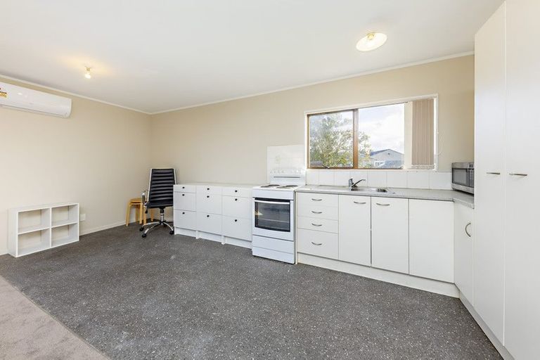 Photo of property in 1/19 Templeton Place, Clendon Park, Auckland, 2103