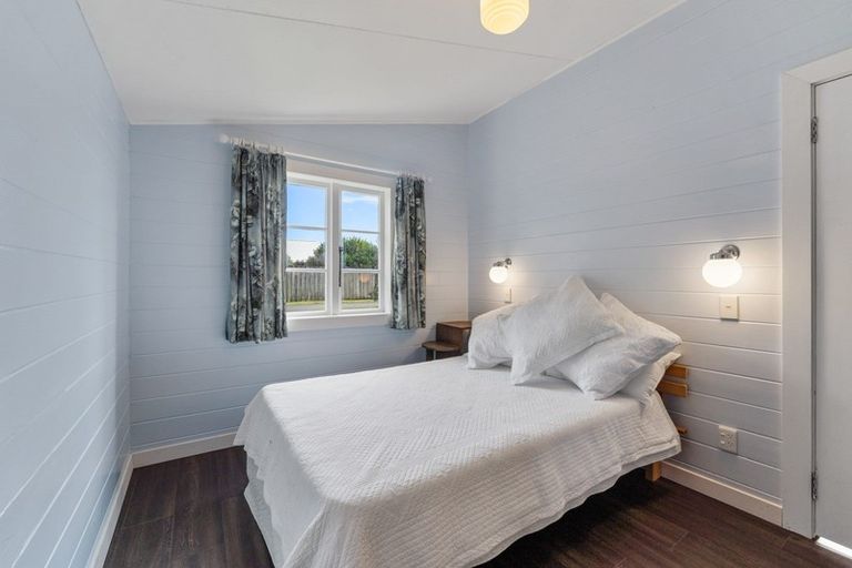 Photo of property in 6 Kapiti Lane, Otaki Beach, Otaki, 5512