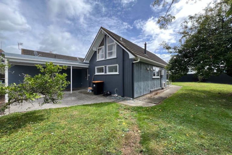 Photo of property in 24 Woodfield Avenue, Roslyn, Palmerston North, 4414