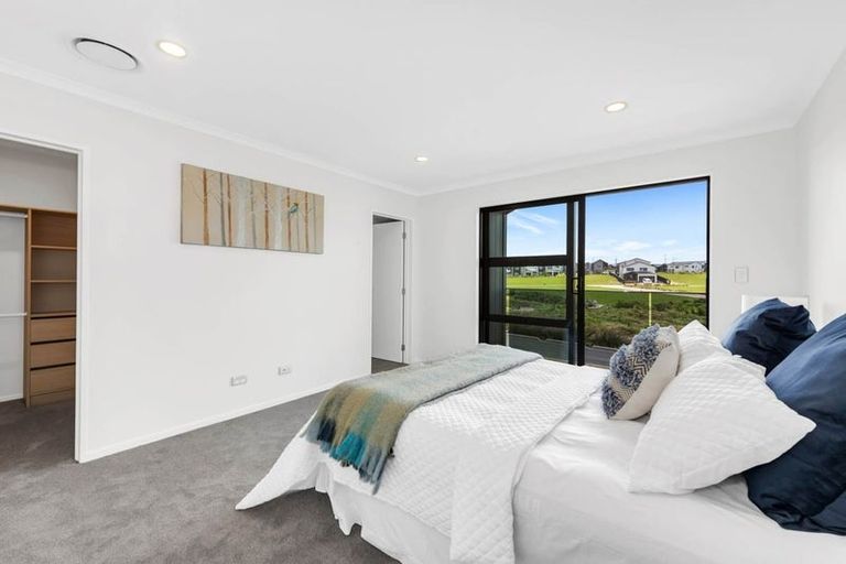 Photo of property in 48 Emerald Avenue, Rosehill, Papakura, 2113