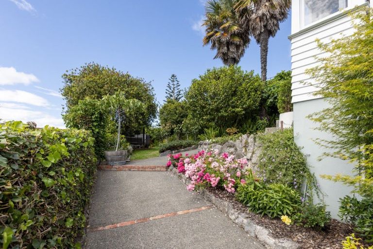 Photo of property in 6 Madeira Road, Bluff Hill, Napier, 4110