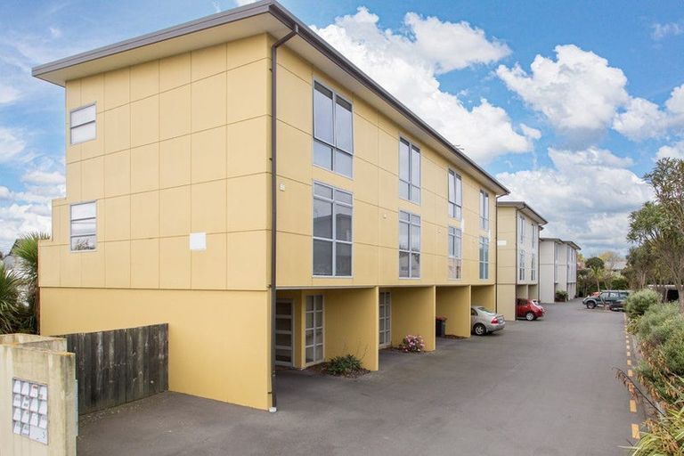 Photo of property in 6/54 Champion Street, Edgeware, Christchurch, 8013