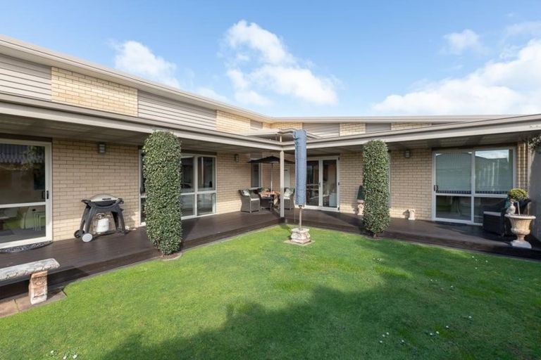 Photo of property in 15 Satchmo Place, Rototuna North, Hamilton, 3210