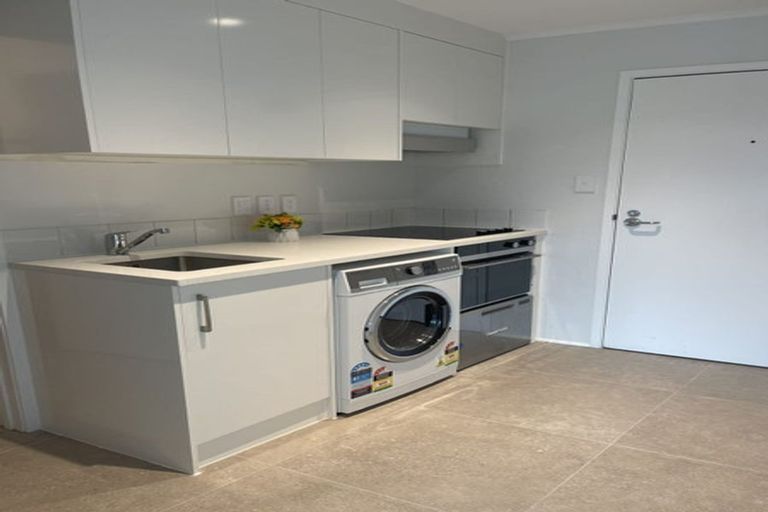 Photo of property in 7e/30 Westward Ho, Glen Eden, Auckland, 0602
