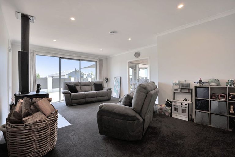 Photo of property in 8 Kelburn Place, Tinwald, Ashburton, 7700